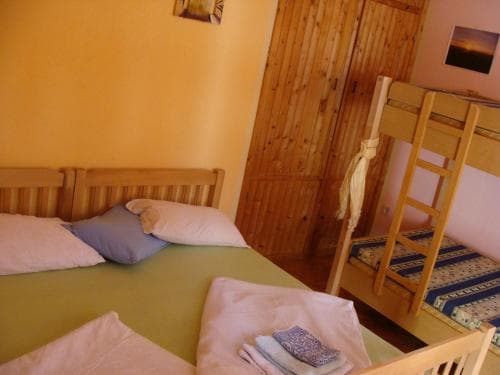 Ikar Hut Hostel