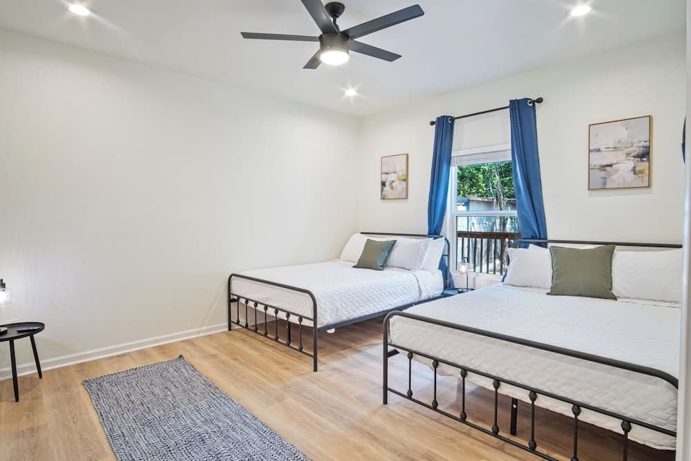 Urban Delight 4BR3BA Near City Center