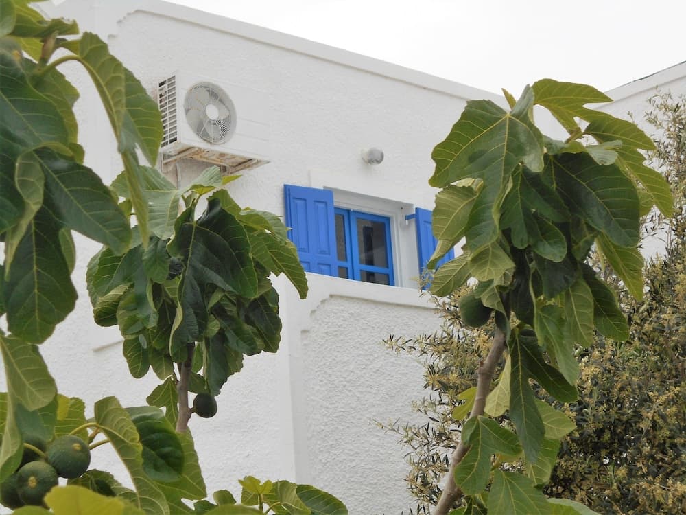Perissa Hotel