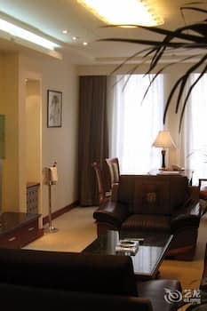 Phoenix Tree Hotel