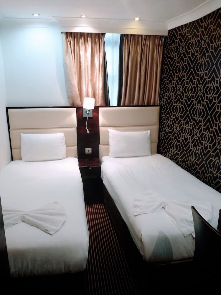 Edward Hotel
