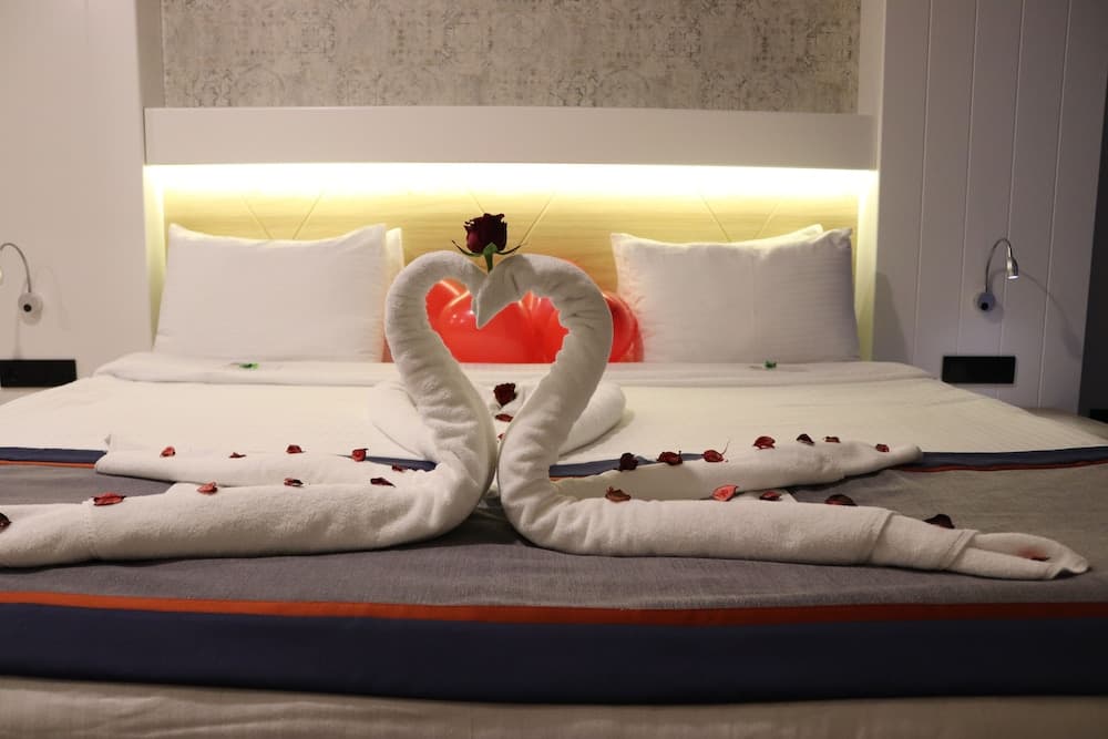Des Otel