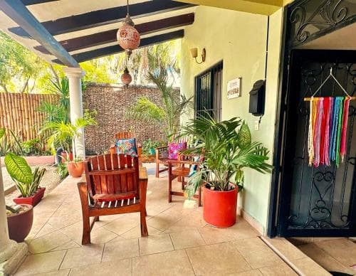 El Roble Hotel