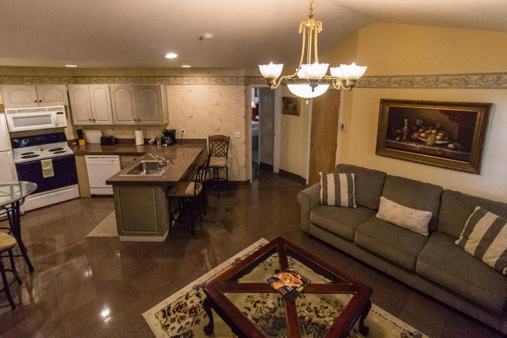 Grass Valley Courtyard Suites