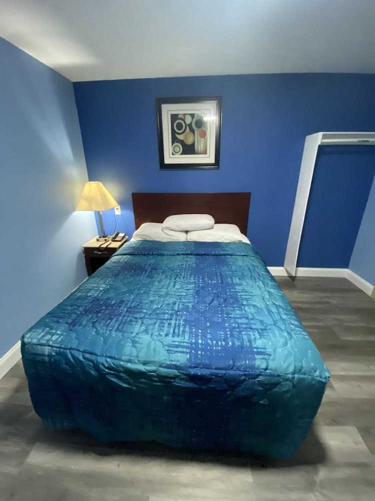 Red Carpet Inn & Suites Wrightstown