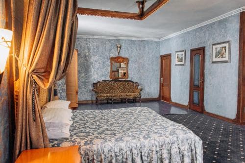 Vyshegrad Hotel