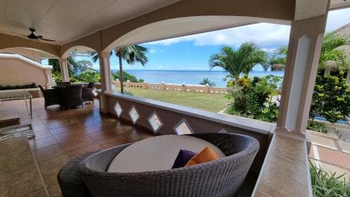 Au Fond de Mer View