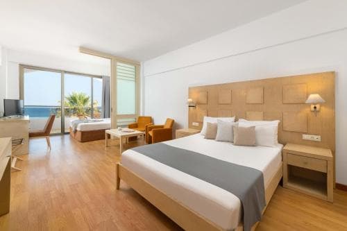 Lutania Beach Hotel