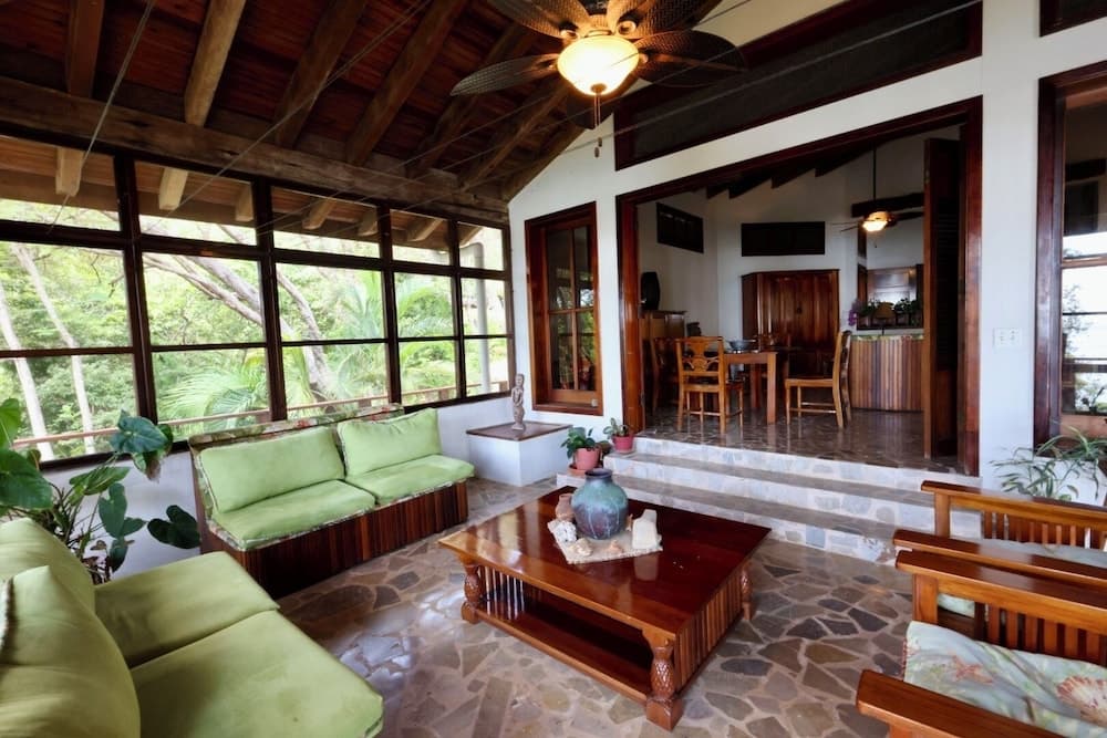 Mango Creek Lodge