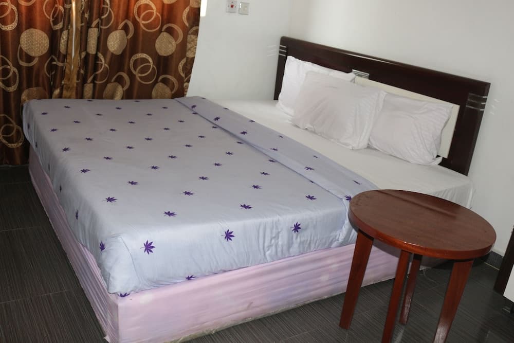 Phisbond Hotels