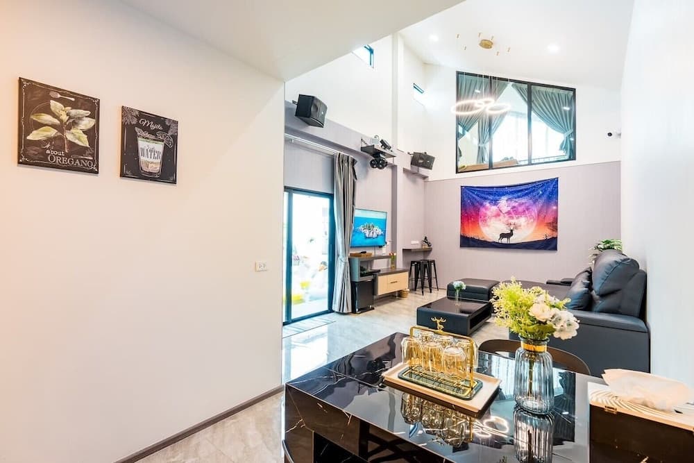 58/20 Pool Villa