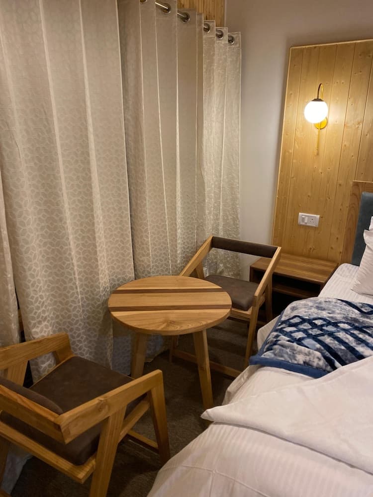 Rangjon Resort