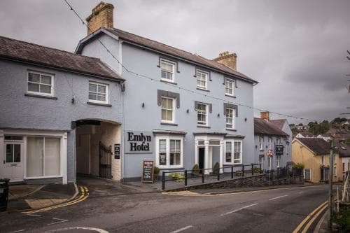 Emlyn Hotel