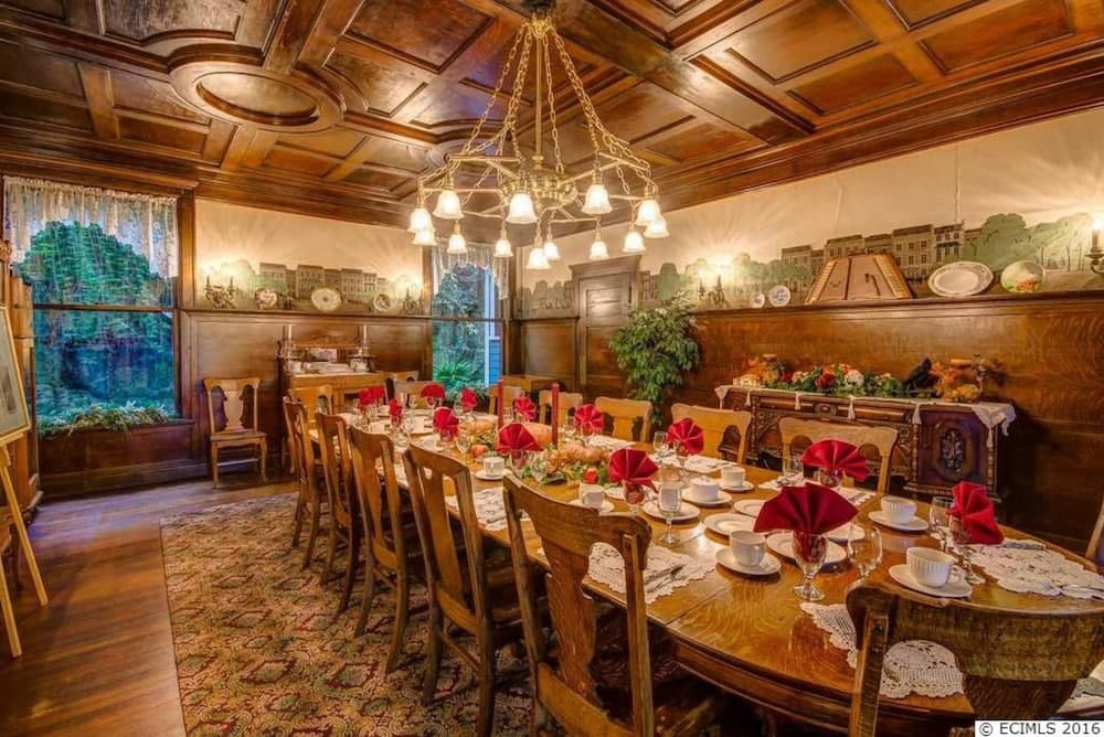 The Hancock House Bed & Breakfast Inn