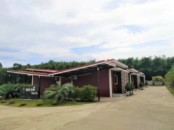Long D Resort