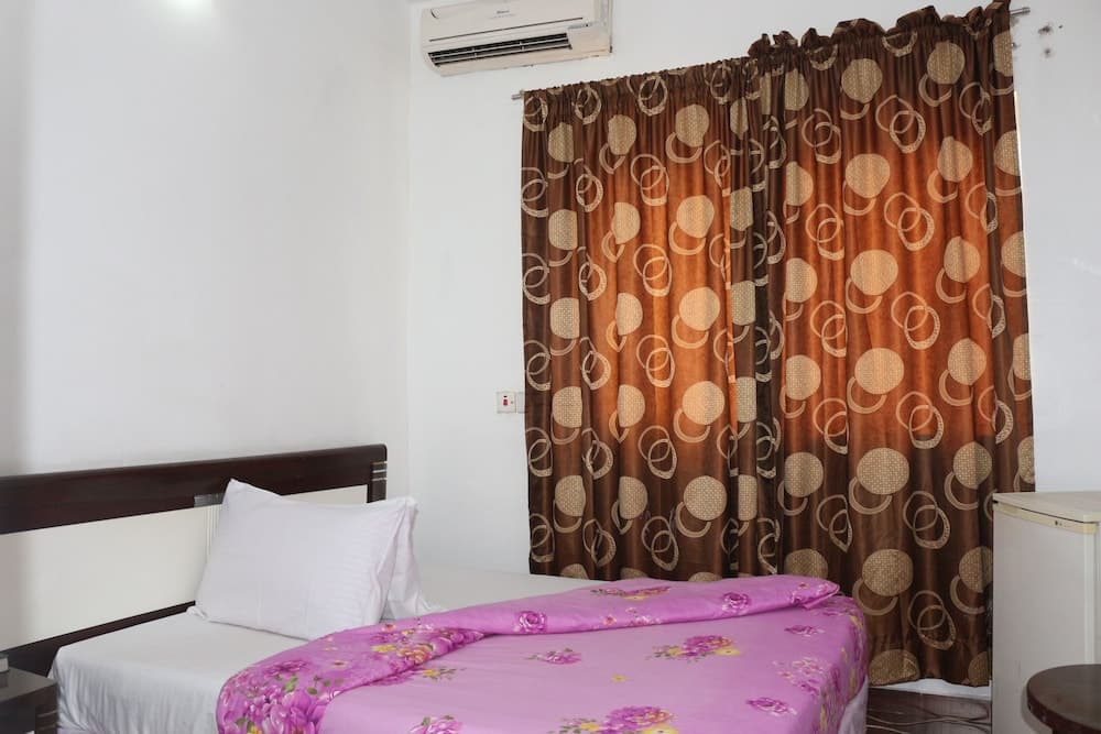 Phisbond Hotels
