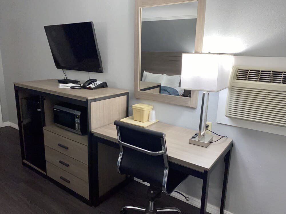 Budget Host Inn