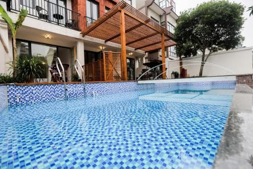 X Chi Hotel