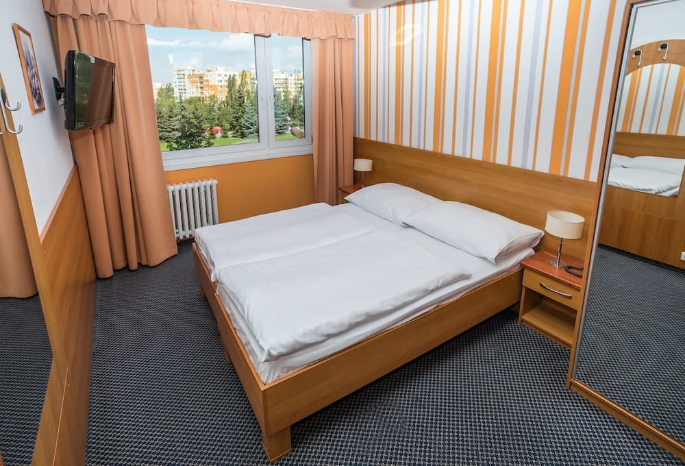 Bridge Hotel