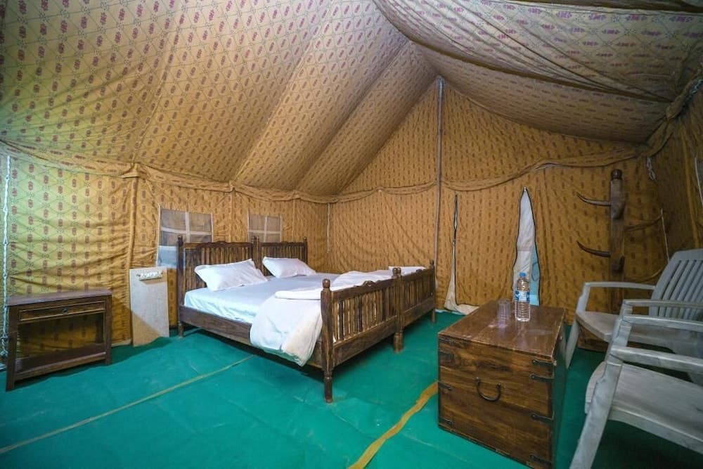 The Captain Desert Camp