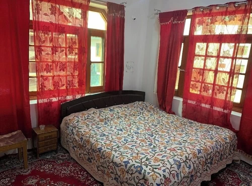Zaitoon Homestay
