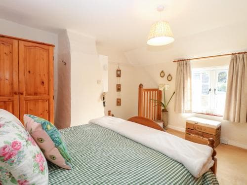 Hollyhedge Cottage