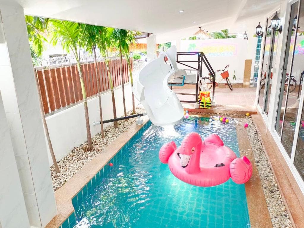 Jomtien Beach Pool Villa บ้านพูลวิลล่าติดทะเล หาดจอมเทียน