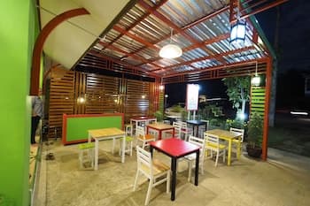 Fan Dee Hostel