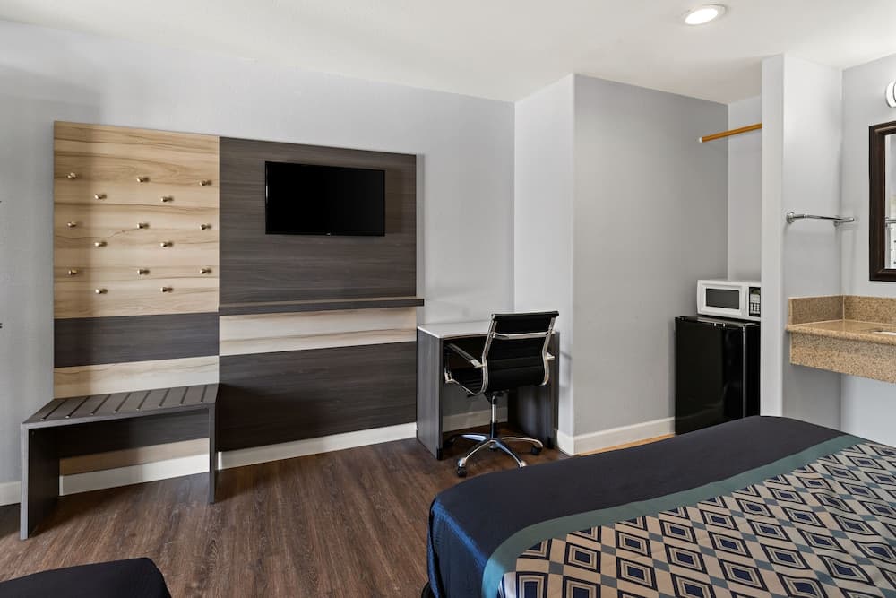 Bay Breeze Inn