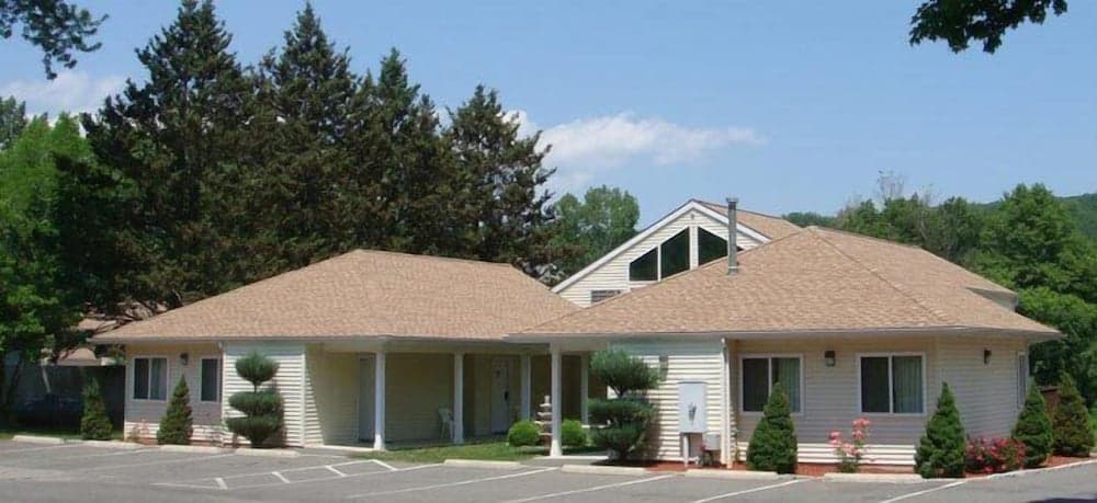Rocky River Inn