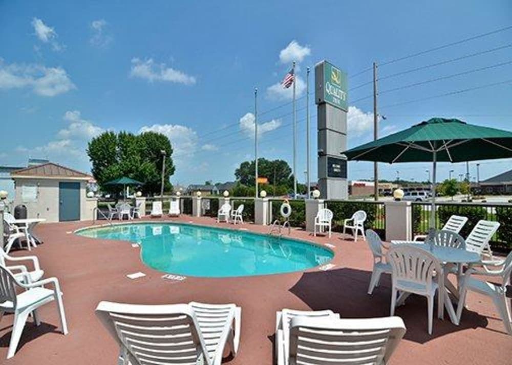 Quality Inn 