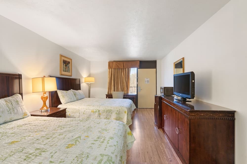 Williamsburg Suites