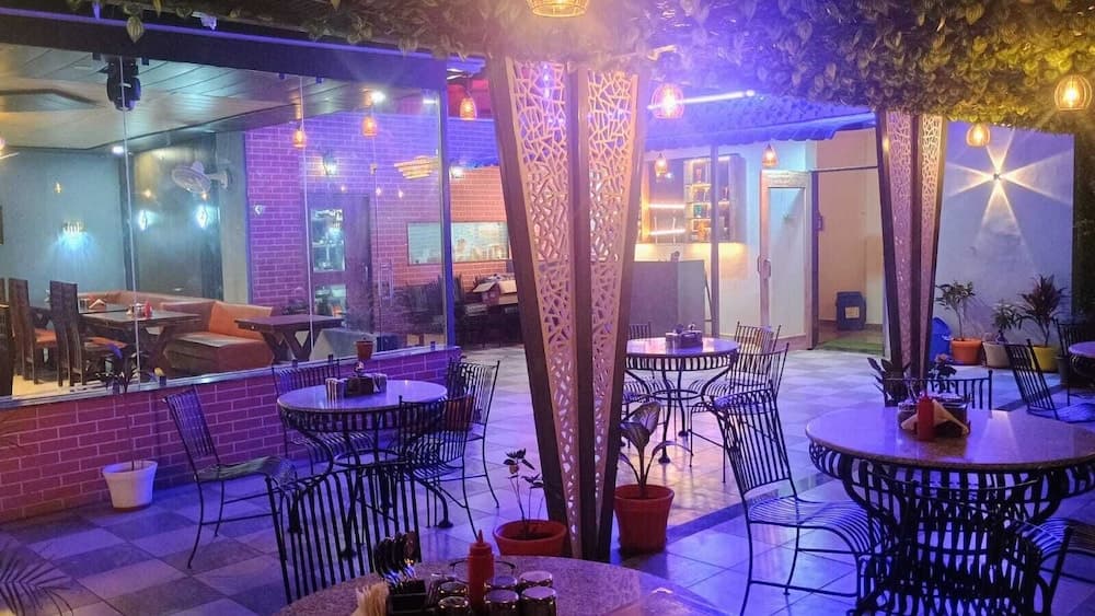 Sunroof Hotel & Rooftop Kitchen