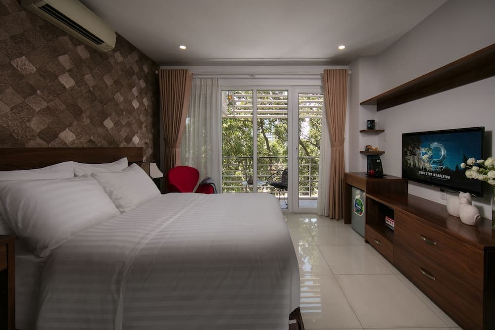 Poonsa Serviced Apartment