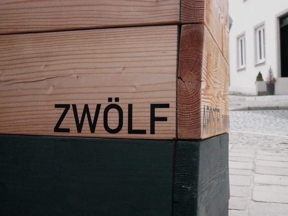 Zwölf Apostel
