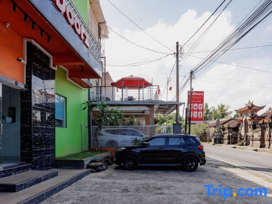 RedDoorz near Ubud Village