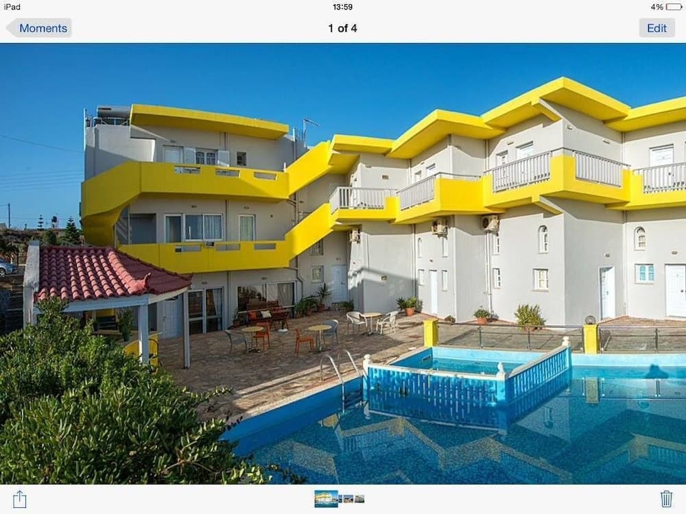 Kamaria Apartments