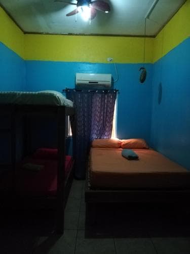 Cliff's Hostel