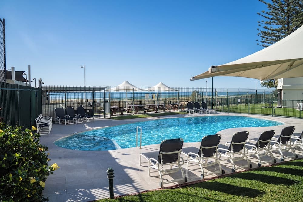 Breakers North Absolute Beachfront Apartments