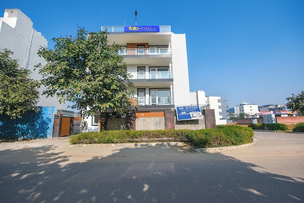 Fabhotel Ar Suites
