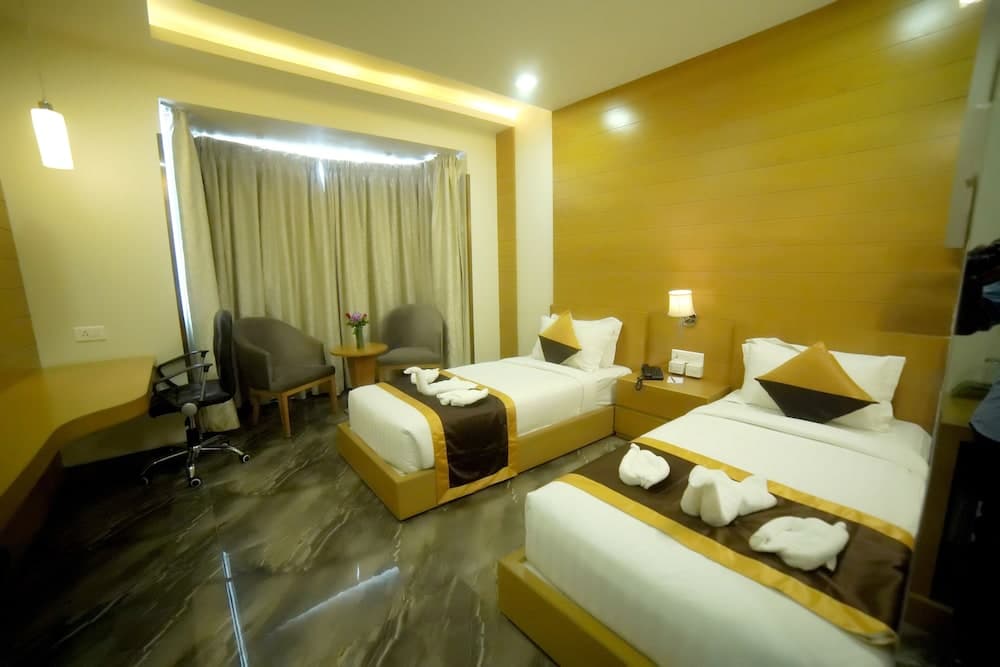 Alexander Luxury Hotel