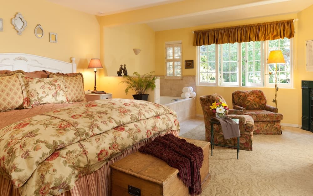 Old Monterey Inn