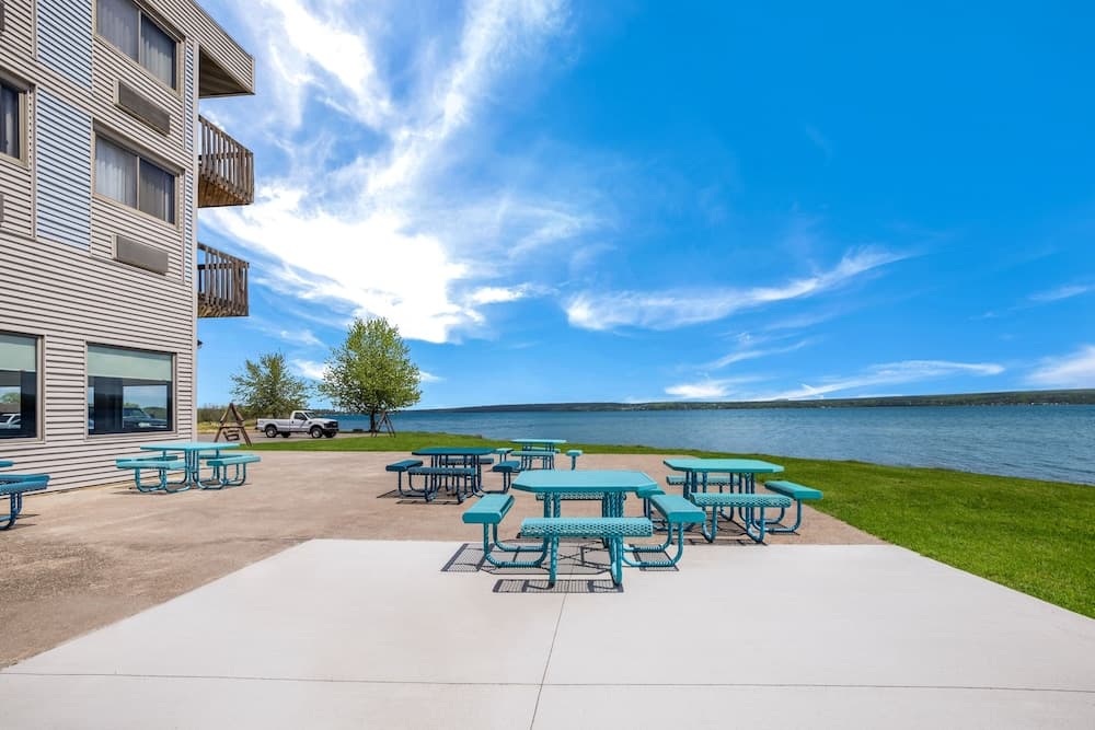 Baraga Lakeside Inn