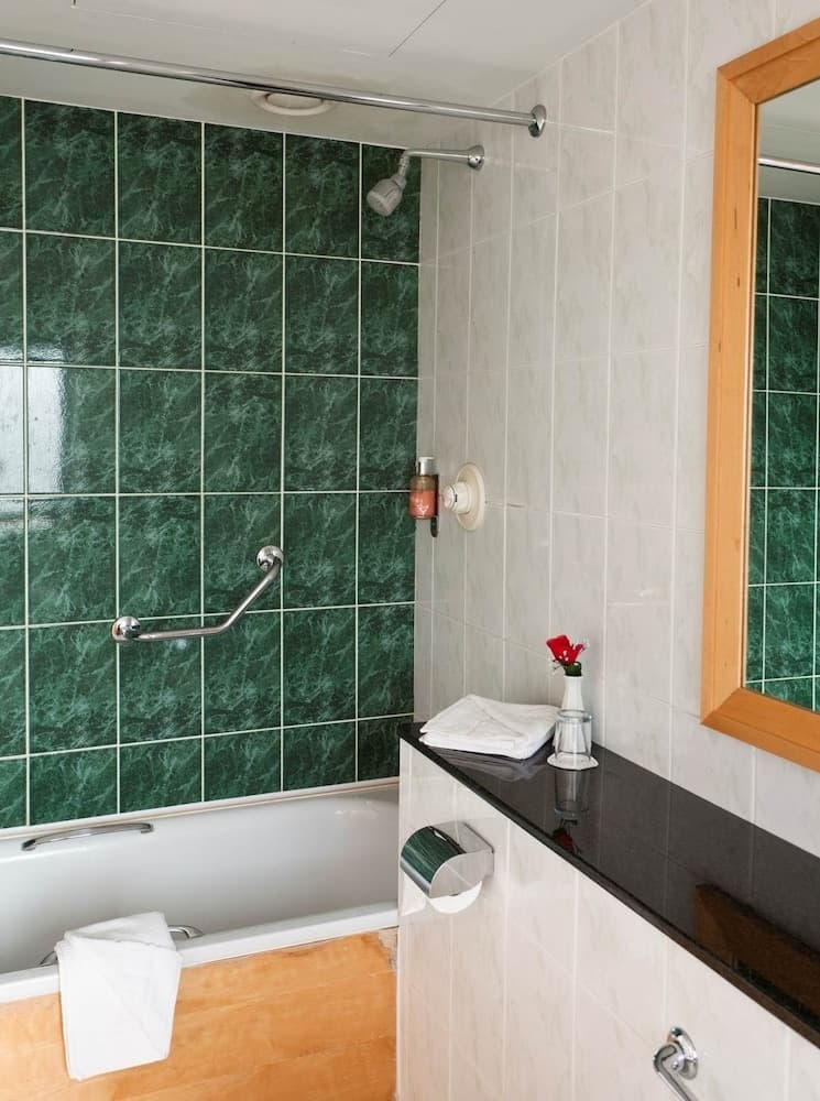 Pery s Hotel