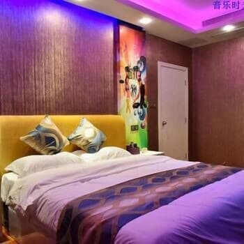 Romantic Coast Theme Hotel