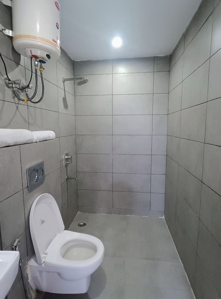 Mauryan Elite Hotel @ Devli Khanpur