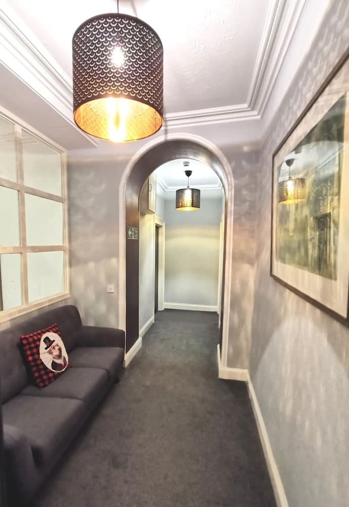 Lunan House