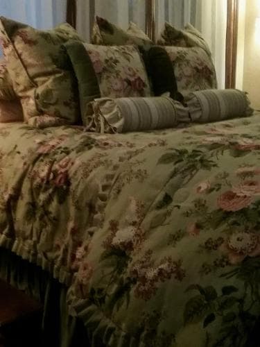 Overlook Mansion Bed & Breakfast
