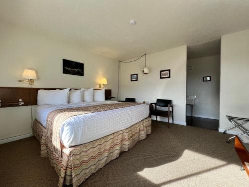 Roadrunner Lodge