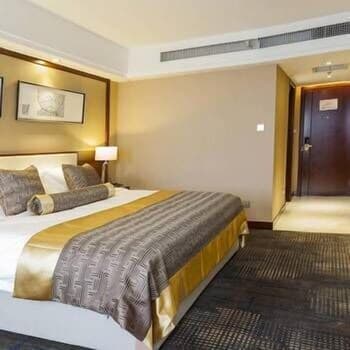 Maple Leaf Hotel